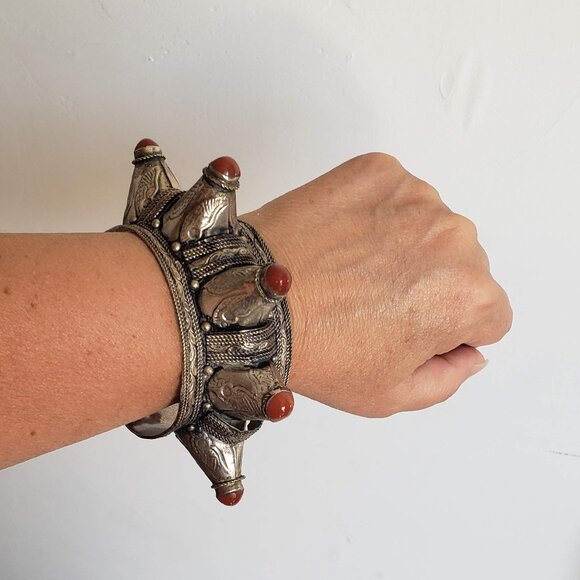 Tribal Ethnic CARNELIAN CUFF Bracelet Rustic Metal Natural Stone - Picture 6 of 14